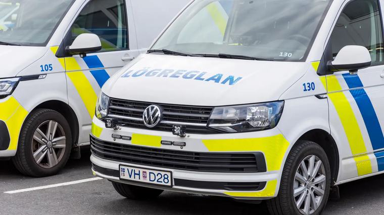 Kom óboðinn inn í íbúð og reyndi að komast á upptekið baðherbergi