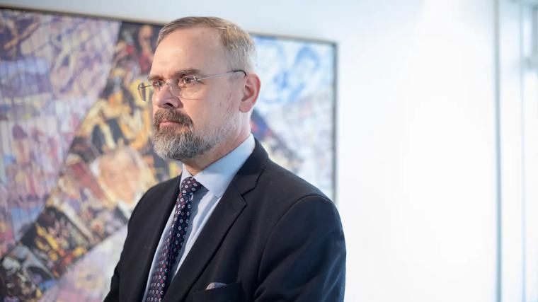 Fjármálaráðherra gerir ráð fyrir nokkurra milljarða króna afgangi á ríkissjóði