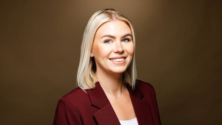 Gleði­bankinn fær nýjan búning í til­efni fer­tugs­af­mælis Gula miðans