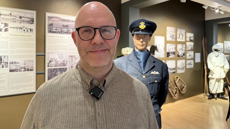 Fasta­gestur lumaði á átta­tíu ára gömlum grip